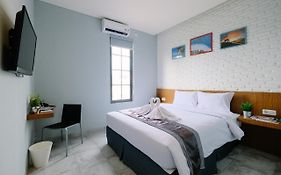 Lopi Hotel Makassar